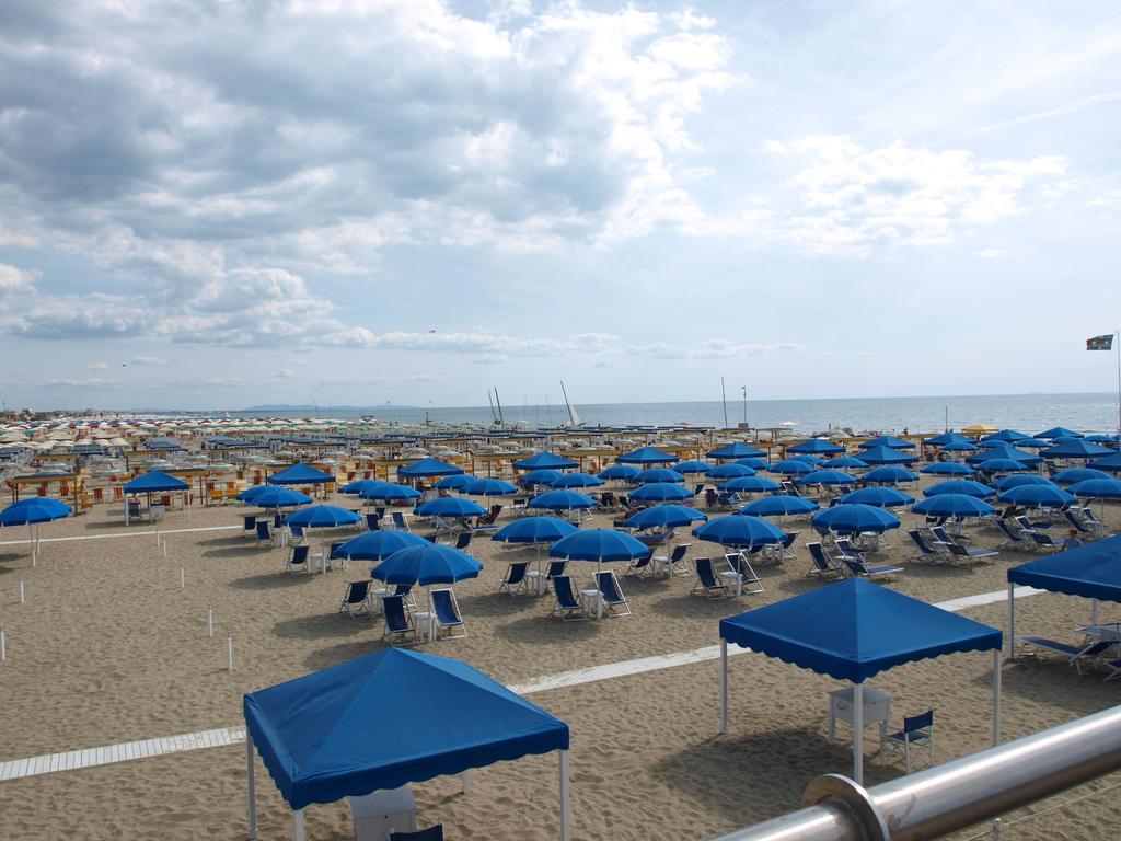 Il Pontile Holidays Apartment Marina di Pietrasanta Oda fotoğraf