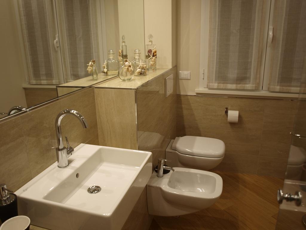 Il Pontile Holidays Apartment Marina di Pietrasanta Oda fotoğraf