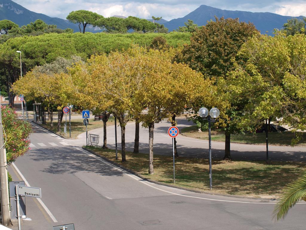Il Pontile Holidays Apartment Marina di Pietrasanta Oda fotoğraf